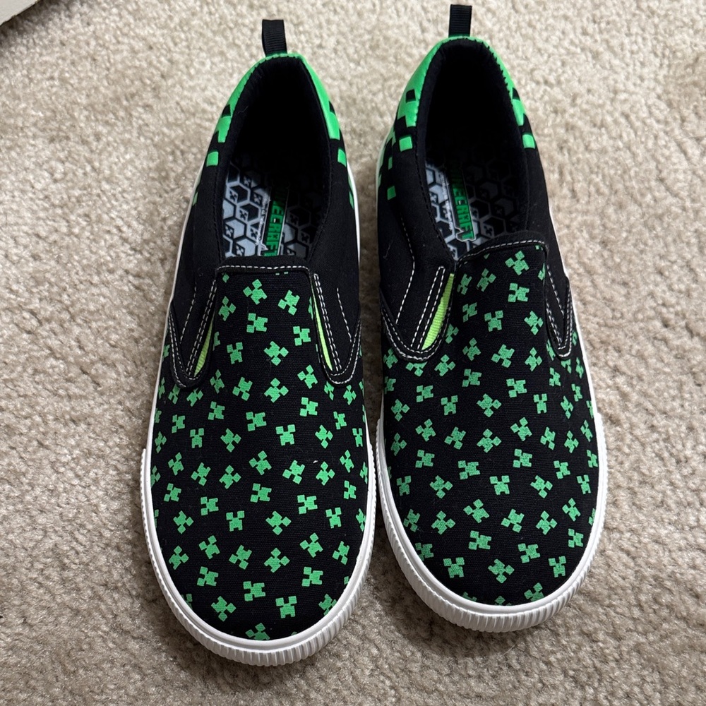 Kids Black and Green Slip-On Shoes, Size 6